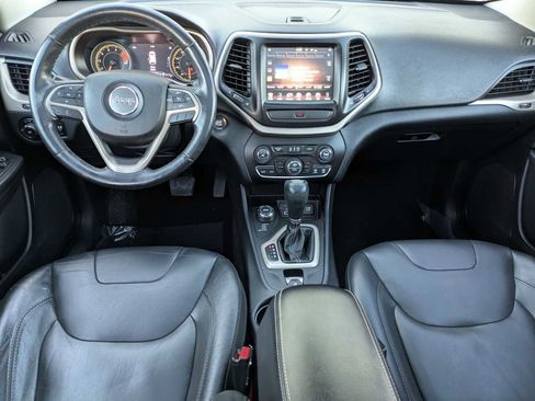 Used 2016 Jeep Cherokee Limited image 12