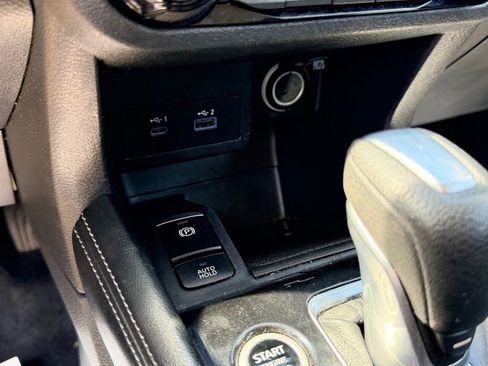 Used 2021 Nissan Kicks SV FWD image 19