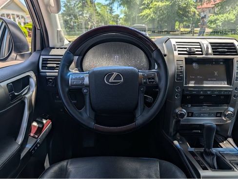 Used 2019 Lexus GX 460 Premium AWD/4WD image 30