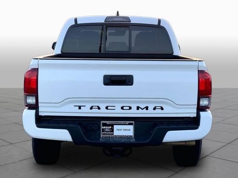 Used 2019 Toyota Tacoma SR AWD/4WD image 5