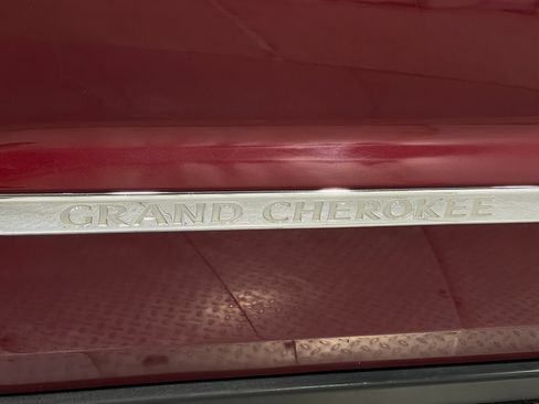 Used 2013 Jeep Grand Cherokee Overland AWD/4WD image 37