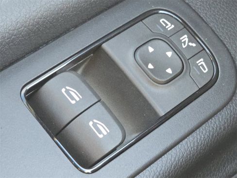 Used 2025 Mercedes-Benz Sprinter 2500 image 20