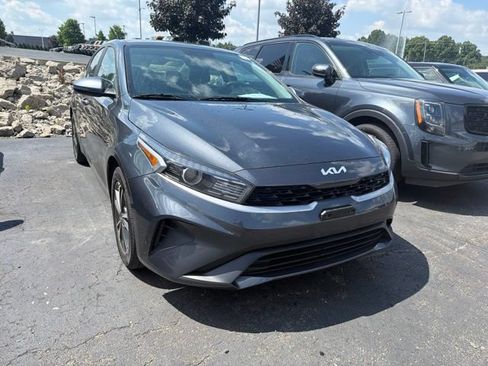 Used 2023 Kia Forte LXS w/ LXS Technology Package FWD image 3