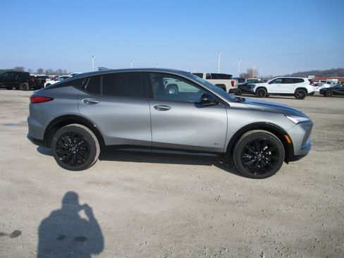 New 2026 Buick Envista Sport Touring image 3