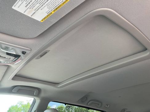 Used 2012 Toyota Sienna XLE FWD image 25