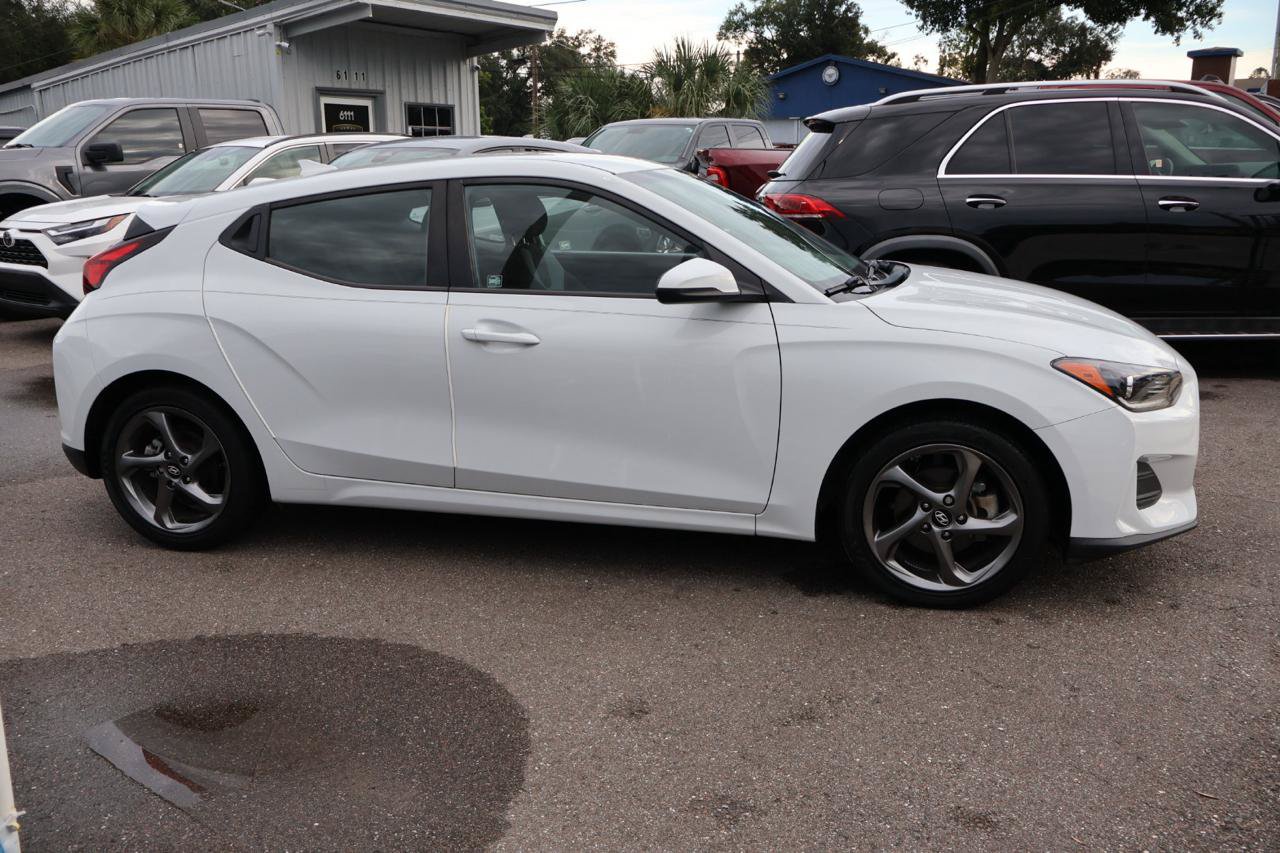 Used 2020 Hyundai Veloster 2.0 FWD image 4
