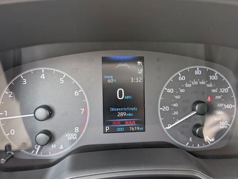 Used 2025 Toyota Corolla Cross LE w/ Moonroof Package image 28