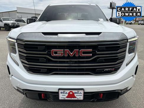 Used 2024 GMC Sierra 1500 AT4 w/ Technology Package AWD/4WD image 9
