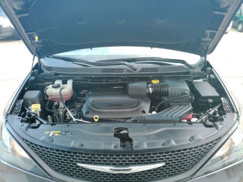 Used 2023 Chrysler Voyager LX image 48