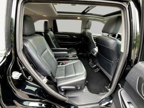 Used 2016 Toyota Highlander Limited Platinum AWD/4WD image 25
