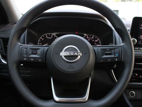 Used 2023 Nissan Rogue SV AWD/4WD image 29