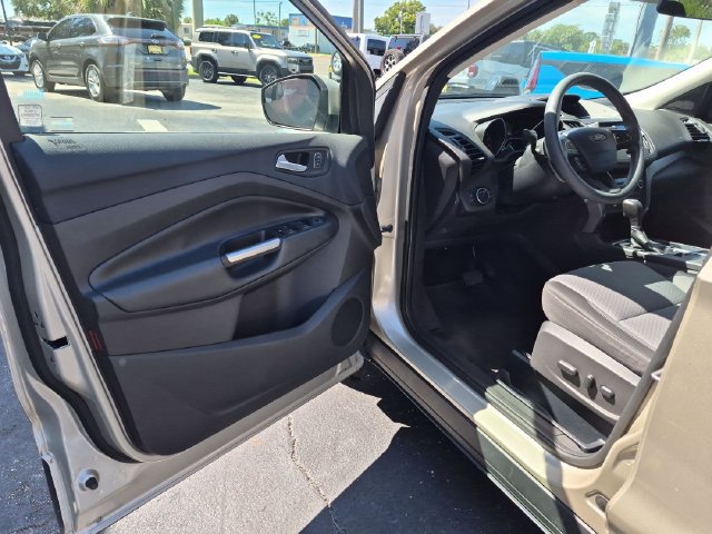 Used 2017 Ford Escape SE FWD image 9
