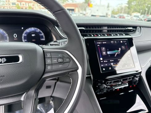 New 2026 Jeep Grand Cherokee Laredo AWD/4WD image 15