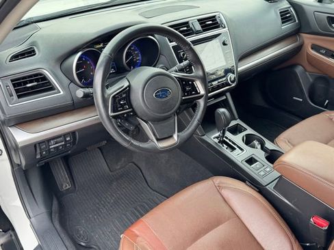 Used 2018 Subaru Outback 2.5i Touring image 11