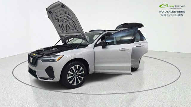 Used 2025 Volvo XC60 B5 Core AWD/4WD image 14