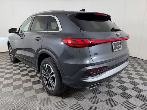 Certified 2025 Audi Q5 Premium w/ Convenience Package AWD/4WD image 3