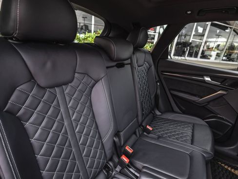 Used 2018 Audi SQ5 Premium Plus w/ S Sport Package AWD/4WD image 30