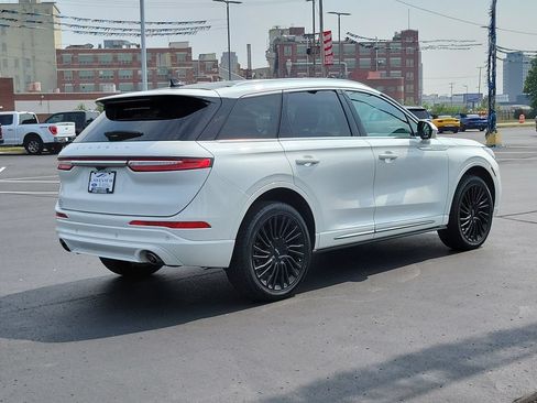 Used 2022 Lincoln Corsair Reserve AWD/4WD image 3