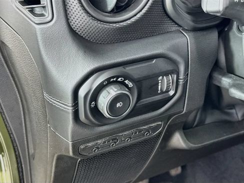 Used 2024 Jeep Wrangler Unlimited Rubicon w/ Technology Group AWD/4WD image 14
