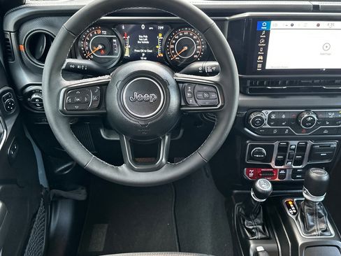 New 2025 Jeep Gladiator Mojave w/ Convenience Group image 14