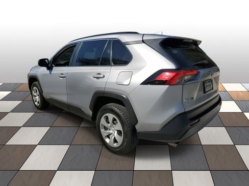 Used 2019 Toyota RAV4 LE image 6