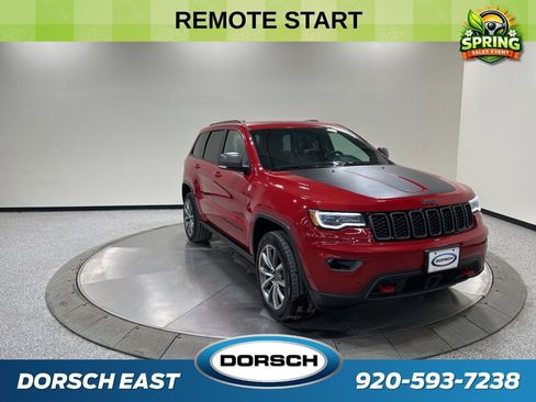 Used 2017 Jeep Grand Cherokee Trailhawk w/ Trailhawk Luxury Group image 3
