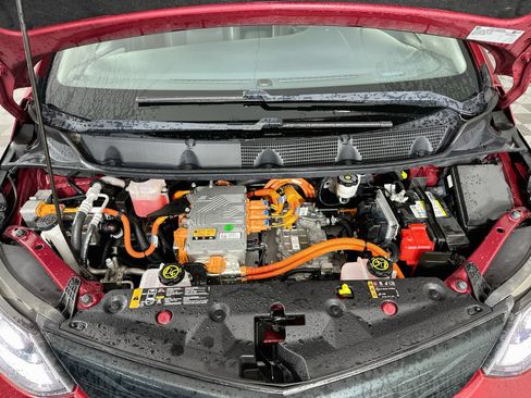 Used 2017 Chevrolet Bolt Premier w/ Driver Confidence II Package FWD image 28