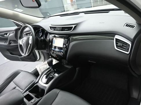 Used 2015 Nissan Rogue SL w/ SL Premium Package AWD/4WD image 30
