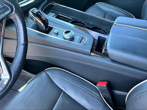 Used 2023 Cadillac Escalade Premium Luxury AWD/4WD image 15
