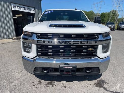 Used 2023 Chevrolet Silverado 2500 LT AWD/4WD image 2