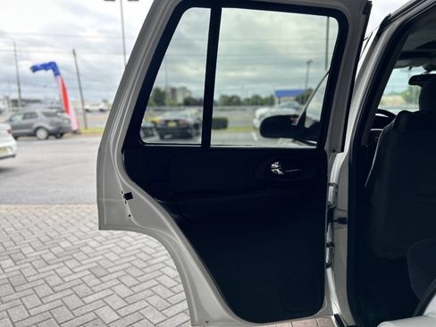 Used 2007 Chevrolet TrailBlazer SS RWD image 48