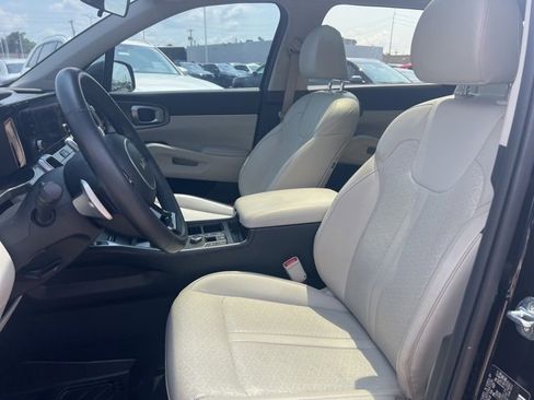 Used 2022 Kia Sorento EX w/ Panoramic Sunroof Package image 19