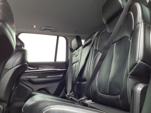 Certified 2023 Jeep Grand Cherokee Limited w/ Black Appearance Package image 15