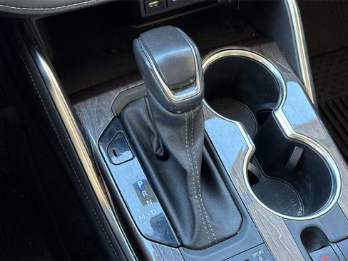 Used 2022 Toyota Highlander Platinum image 32