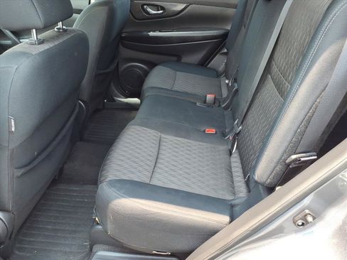 Used 2018 Nissan Rogue S FWD image 12