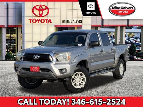 Used 2015 Toyota Tacoma PreRunner image 1