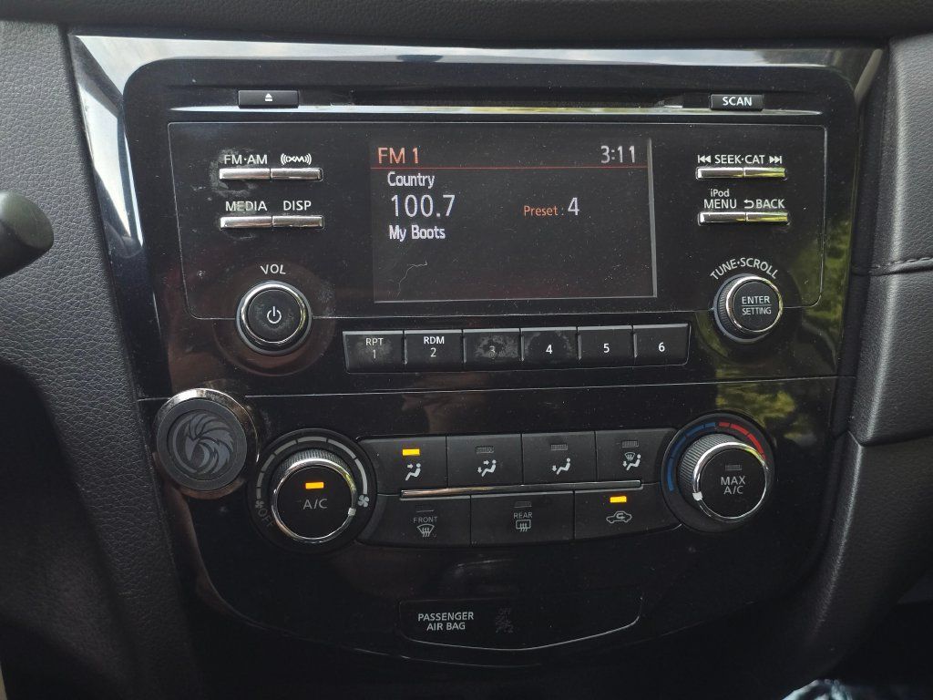 Used 2017 Nissan Rogue S AWD/4WD image 27