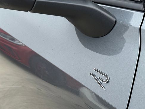 New 2026 Volkswagen Tiguan SE R-Line image 4