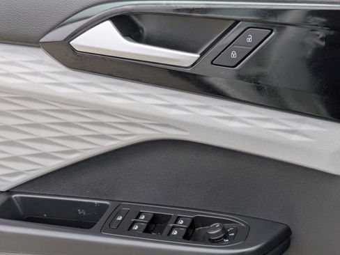 Used 2023 Volkswagen Taos S image 23