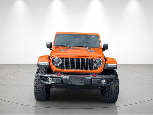 Used 2025 Jeep Wrangler Unlimited Rubicon AWD/4WD image 8