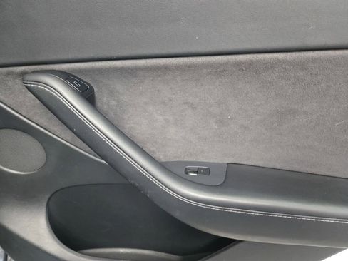 Used 2021 Tesla Model Y Long Range AWD/4WD image 8