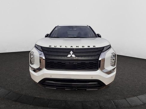 Used 2023 Mitsubishi Outlander SE Black Edition image 1
