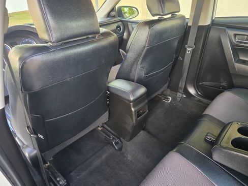 Used 2018 Toyota Corolla SE FWD image 32