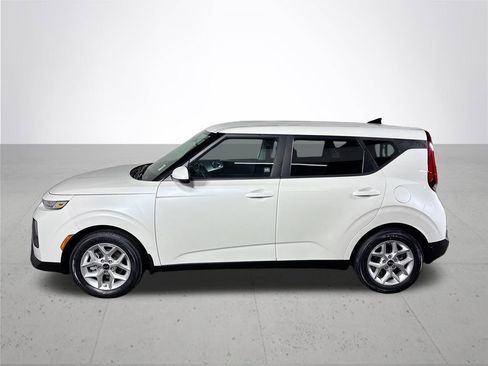 Certified 2020 Kia Soul S image 10