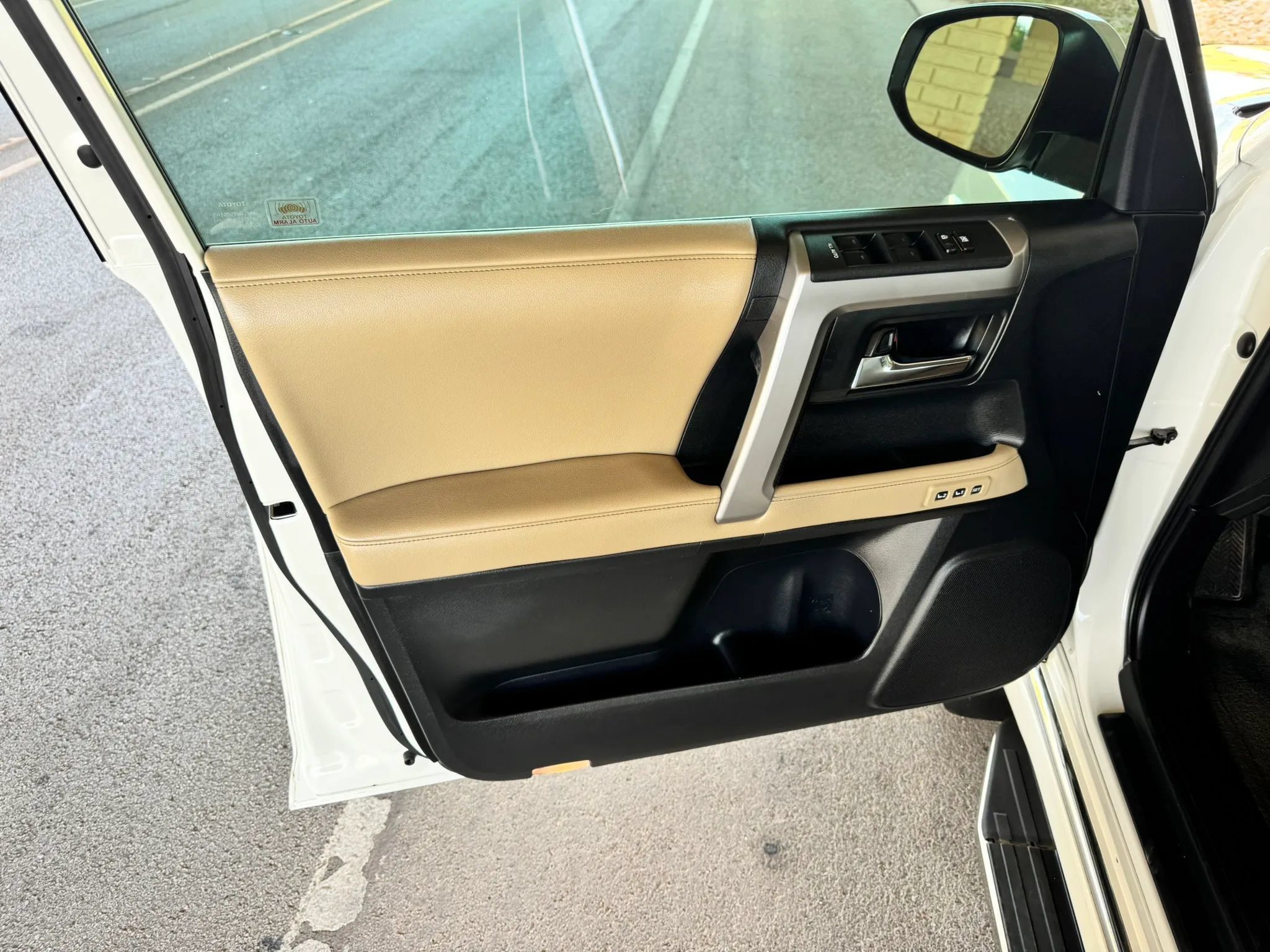 Used 2018 Toyota 4Runner Limited RWD image 9