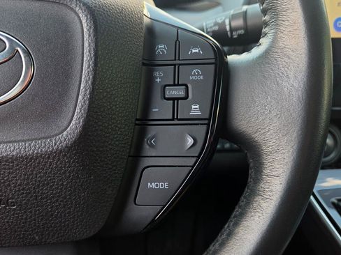 Used 2023 Toyota bZ4X AWD image 28