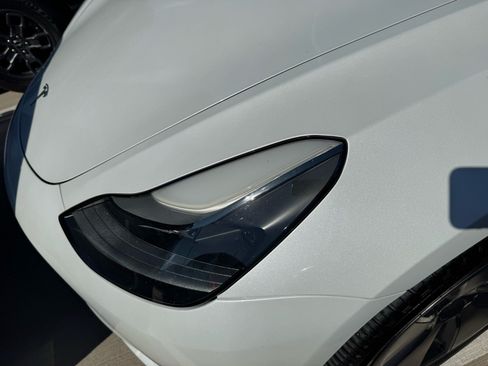 Used 2023 Tesla Model 3 Standard Range RWD image 6