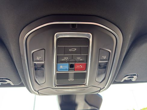Used 2024 Jeep Wagoneer Series II w/ Flexible Seating Group AWD/4WD image 23