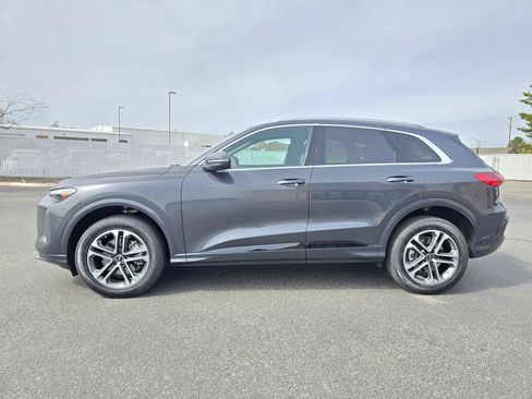 Certified 2025 Audi Q5 Premium w/ Convenience Package AWD/4WD image 34