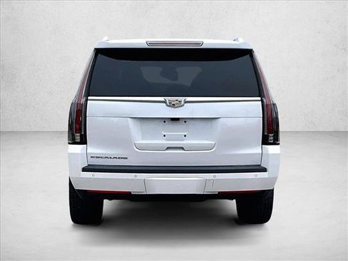 Used 2019 Cadillac Escalade Premium Luxury image 4